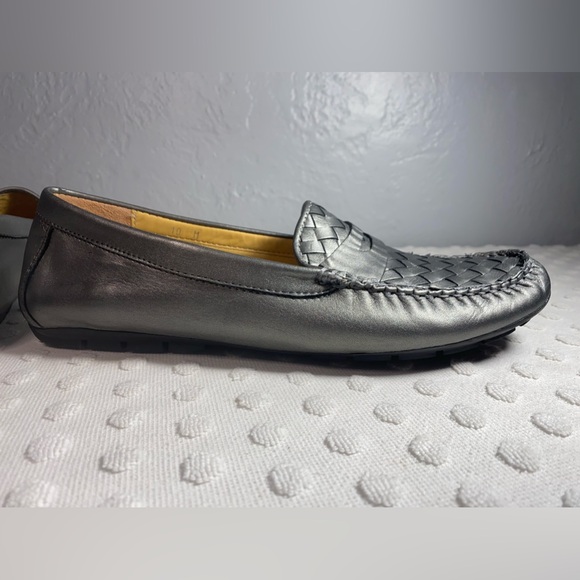 Vaneli Adrik Loafer (Women) - Picture 2 of 15